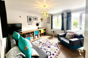 TM - Modern 1 bed parking and garden